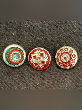 Set of 3 Decorative Red and Green Enamel Snap Buttons